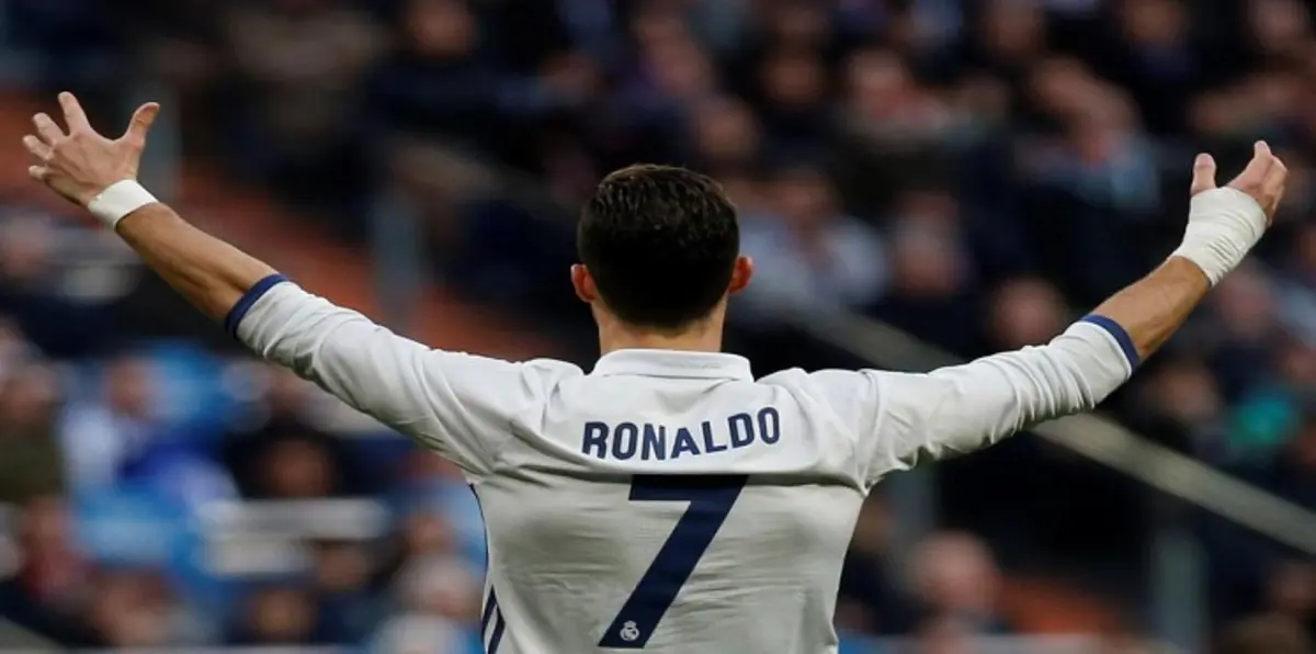 ما سر إصابة كريستيانو رونالدو الغامضة في رسغه؟