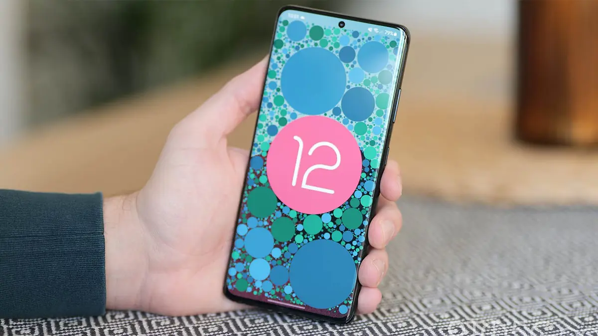 سامسونغ تستأنف تحديث "Android 12" للهواتف بعد خلل مؤقت