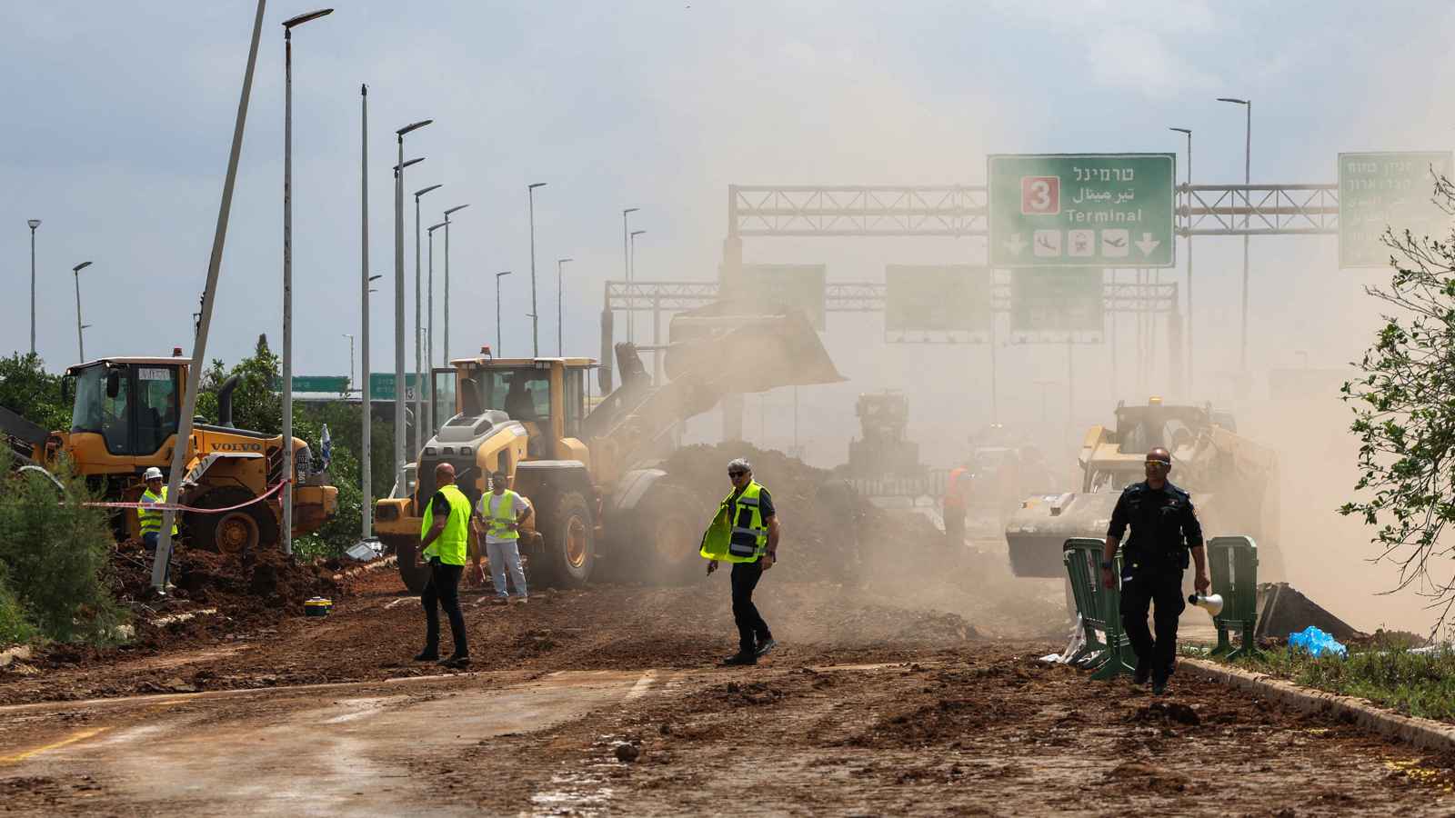 استعداداً لحرب مع إيران.. رعب بين الإسرائيليين بعد دعوة "مثيرة" لتجهيز مخابئ