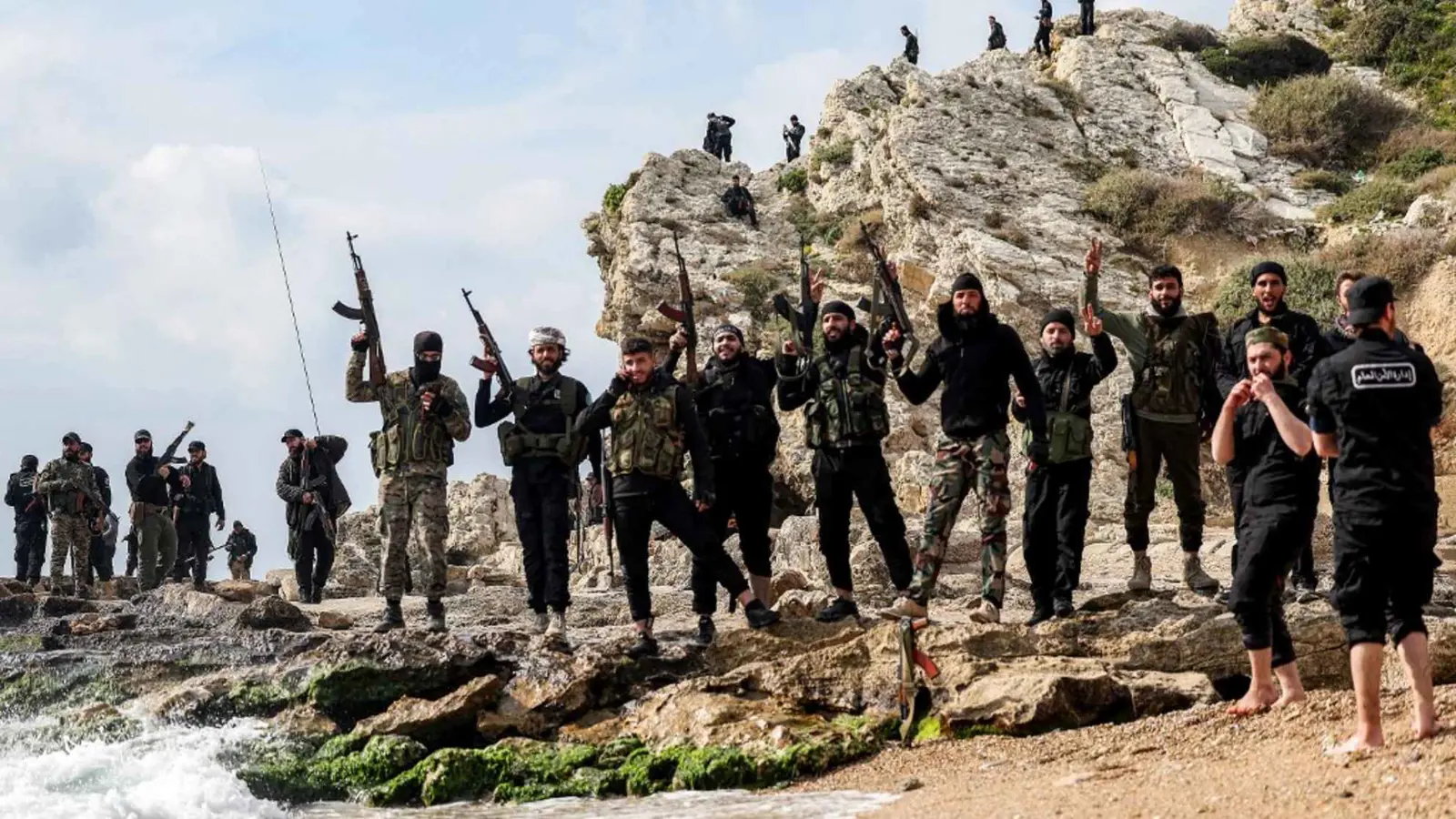 رسائل ووعيد.. لماذا أقر "رجل روسيا" بمسؤوليته عن هجوم الساحل السوري؟