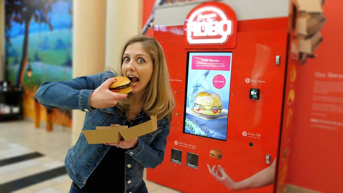 RoboBurger أول آلة لبيع البرغر في العالم تعمل بالذكاء الاصطناعي