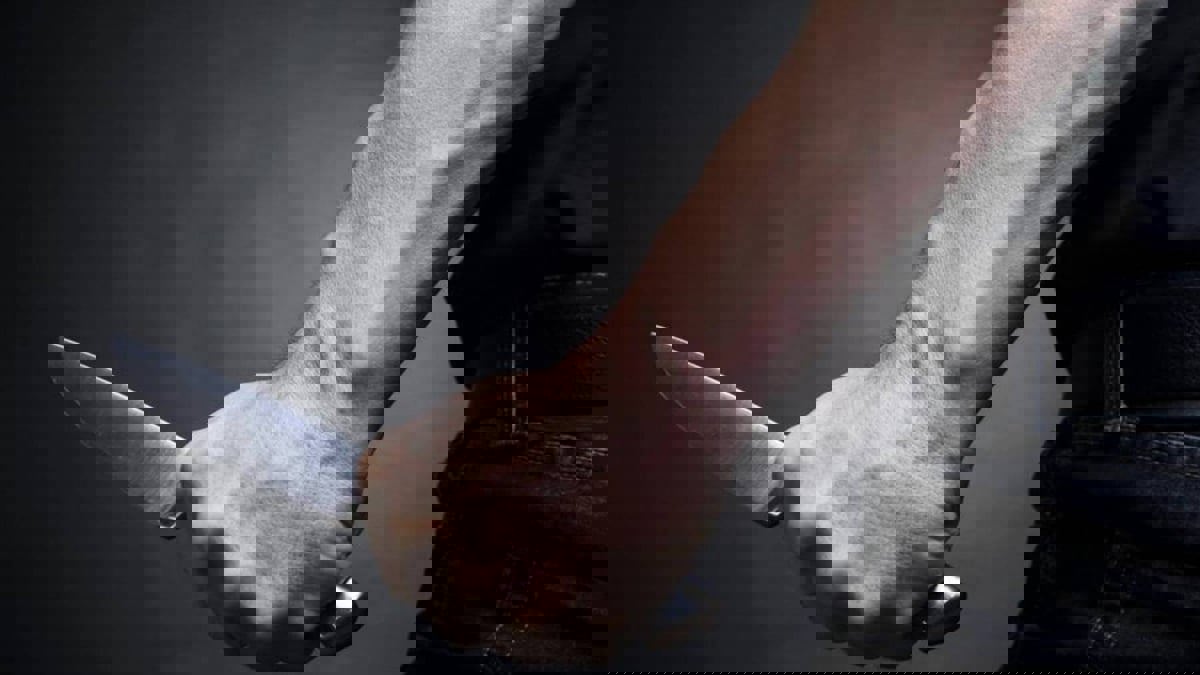 الإمارات.. آسيوي يطعن صديقه لأنه أيقظه من نومه بطريقة مزعجة