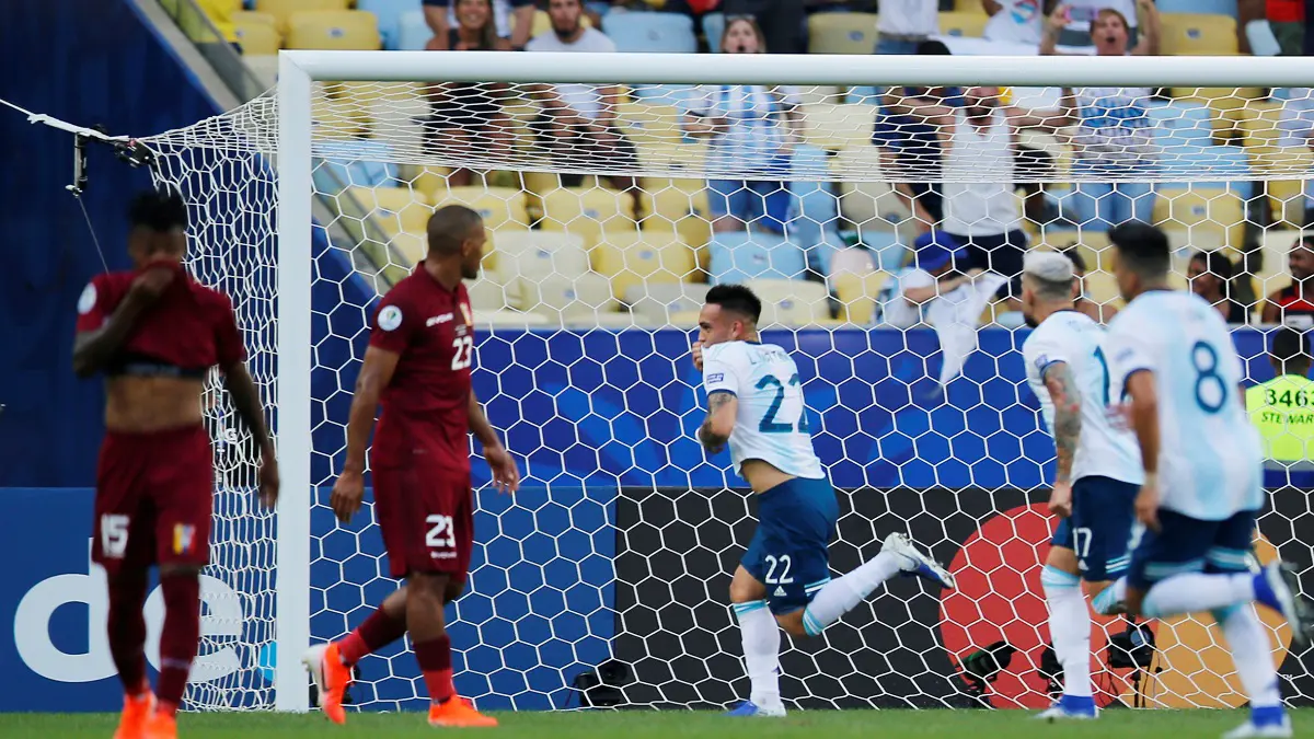 أهداف مباراة الأرجنتين وفنزويلا.. 2/0 لراقصي التانغو (فيديو)