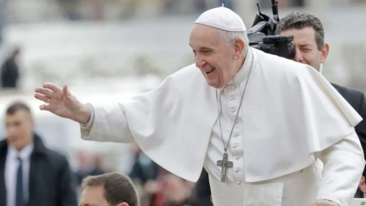 البابا: بناة الجدران في وجه المهاجرين سيكونون أسرى لها