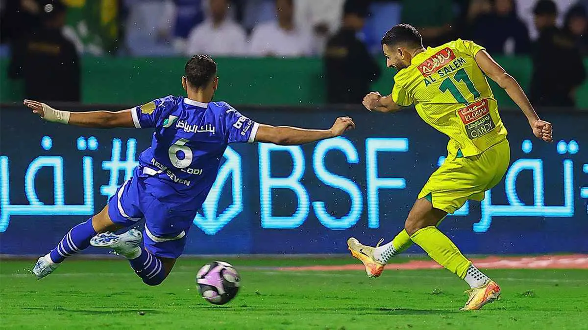 قاهر الهلال يحل مشاكل النصر