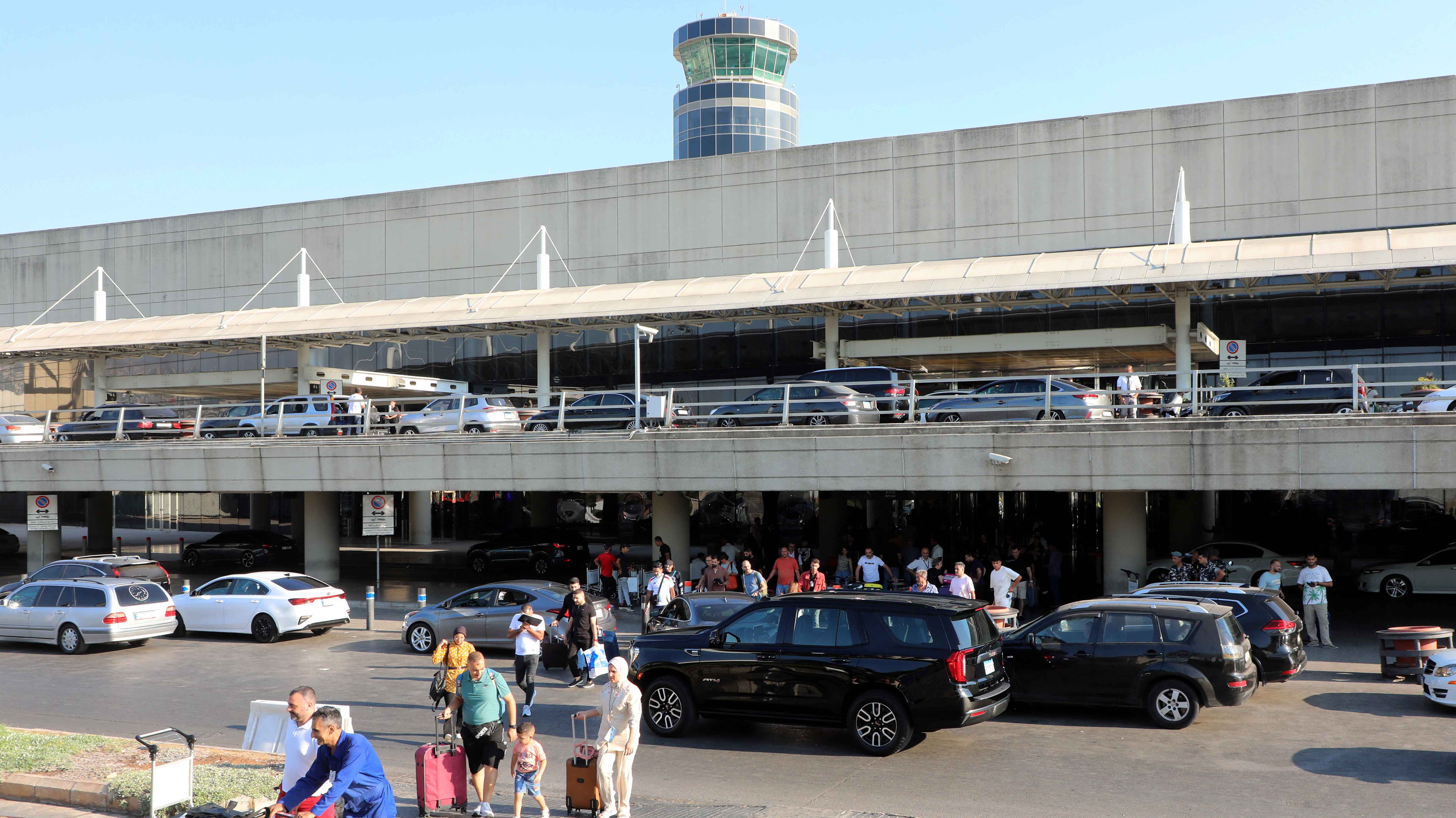 آخرها بريطانيا.. دول عدة تناشد رعاياها مغادرة لبنان