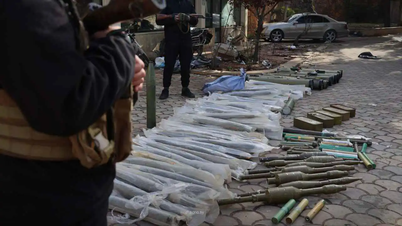 الأمن السوري يحبط محاولة تهريب شحنة أسلحة إلى الأراضي اللبنانية (صور)