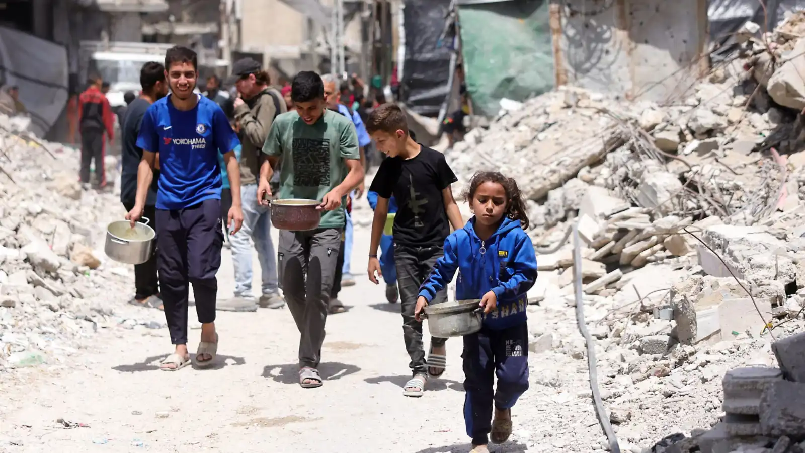 عبر تجار محليين.. إسرائيل تعتزم السماح بدخول البضائع تدريجيا إلى غزة