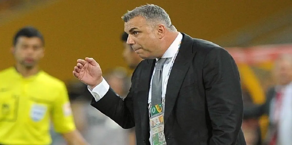 النادي الأهلي السعودي يفاوض مدرب الهلال السابق بديلًا لريبروف