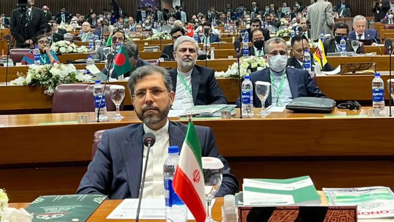 مسؤول إيراني: أي مفاوضات مع الولايات المتحدة ستكون "مسلّحة"