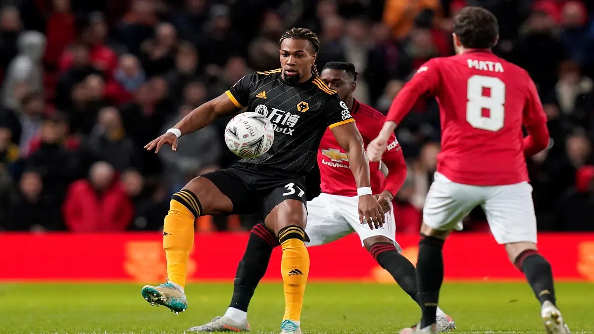 صراع المربع الذهبي يشتد في الدوري الإنجليزي