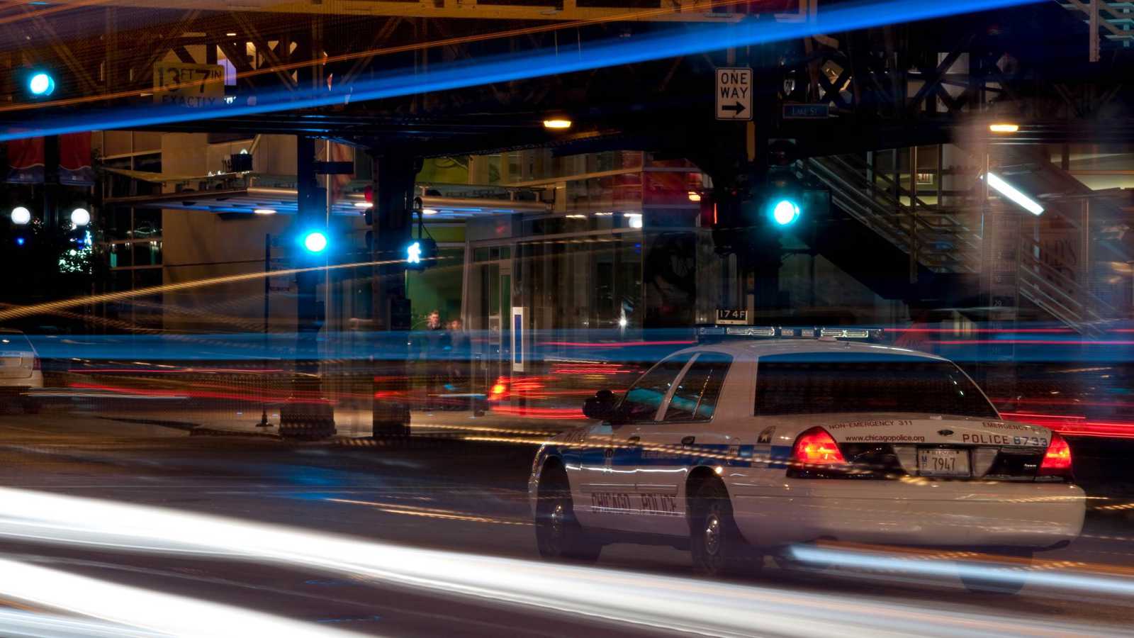 نجح بالفرار من وكالة الهجرة.. مطاردة في شيكاغو تتحول إلى عرض كوميدي (فيديو)