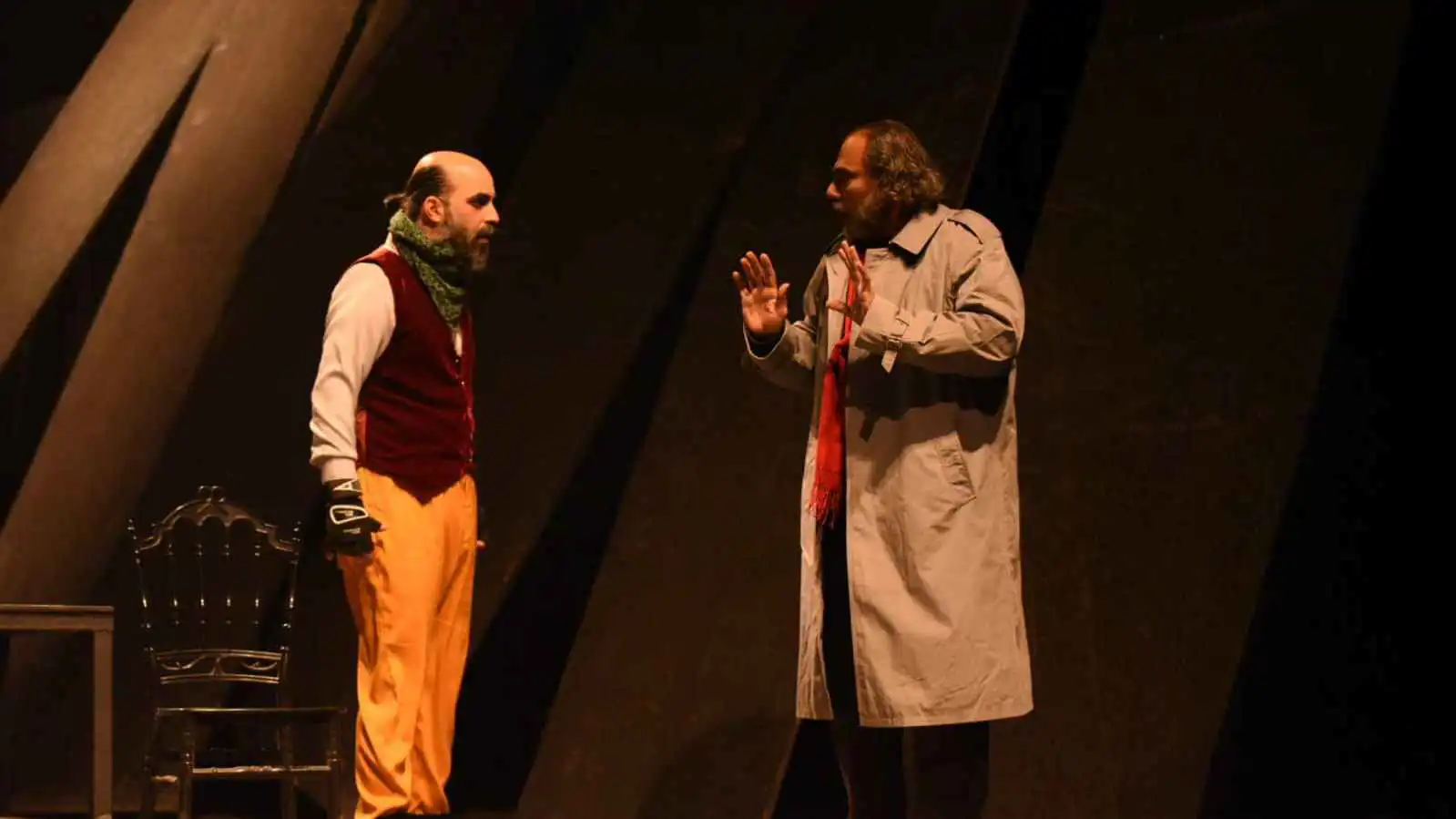 "سيرك".. دراما الحرب تعيد المسرح العراقي إلى الواجهة