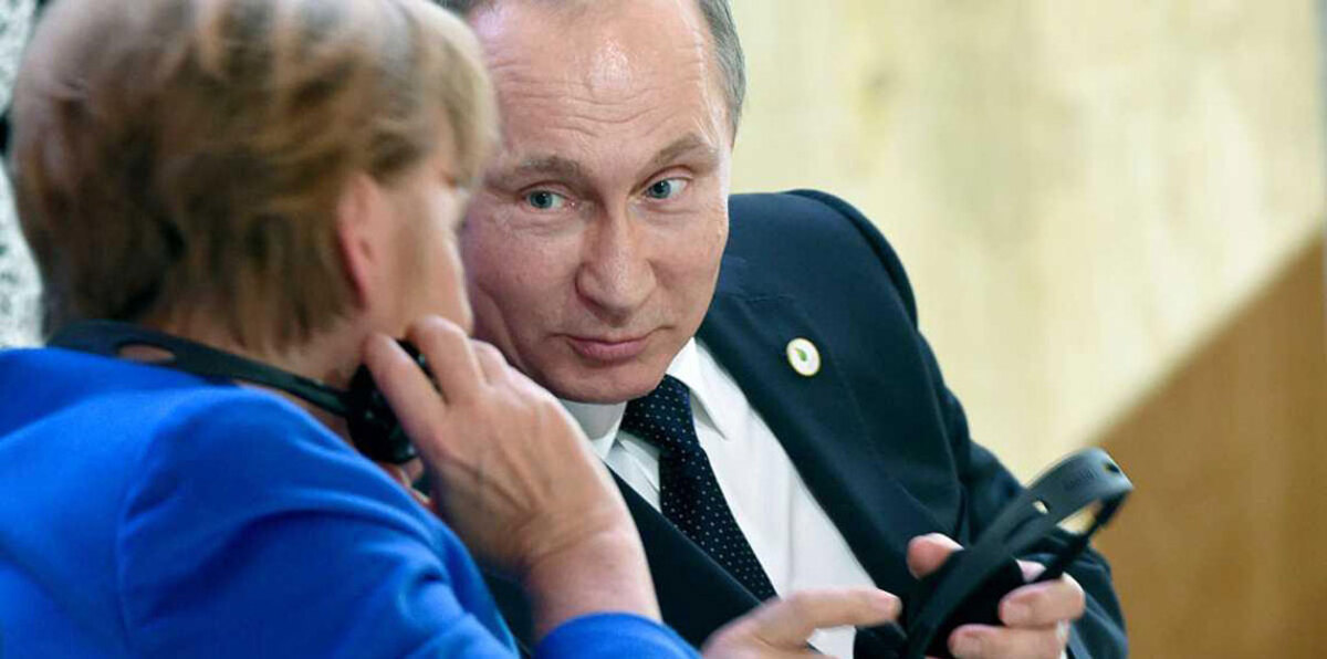 بوتين يدعو أوروبا إلى إبعاد السياسة عن عملية إعادة إعمار سوريا