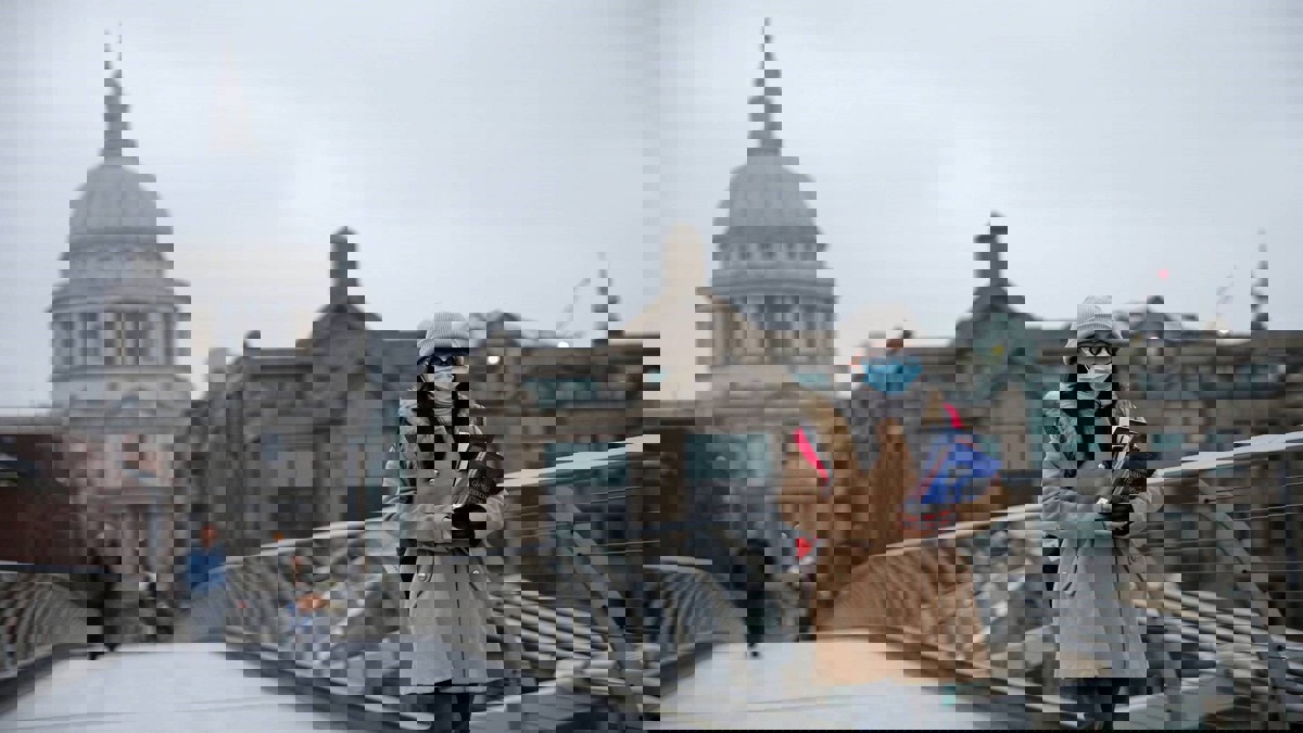 ارتفاع وفيات فيروس كورونا في بريطانيا إلى 1228‎