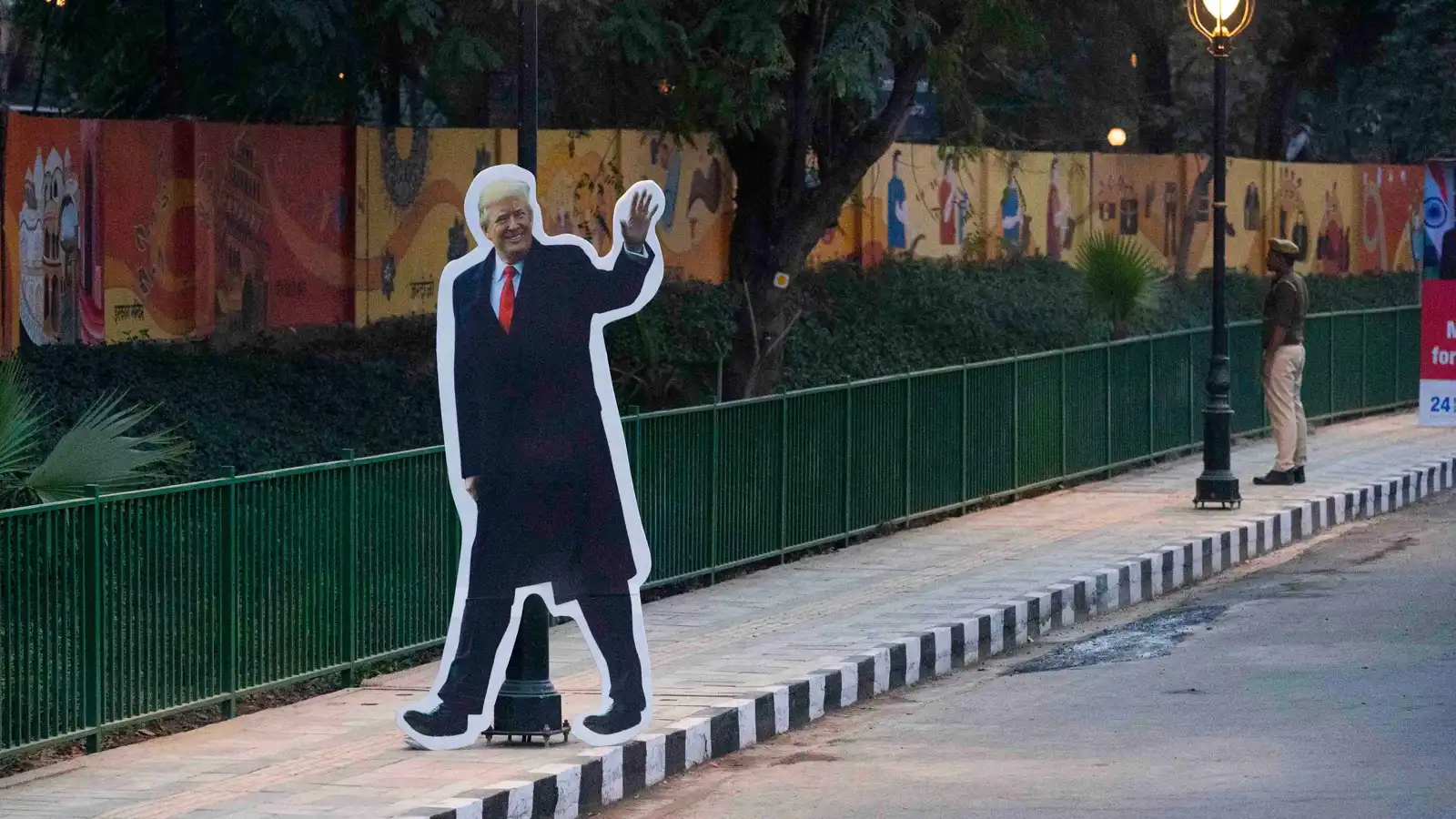 نيويورك تايمز: ترامب دمر 30 عامًا من الدبلوماسية الأمريكية في صيف واحد