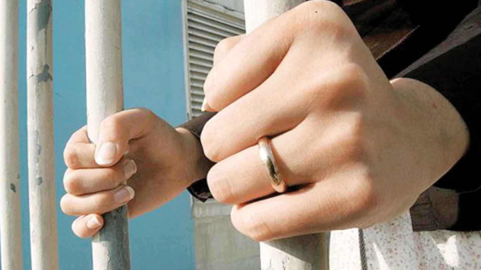 حبس الزوجة المتهمة بالاعتداء على حماتها في مصر