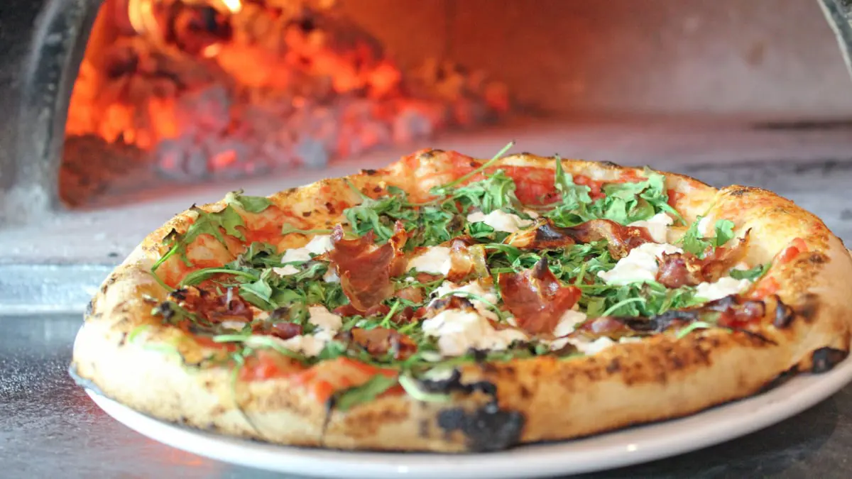 بيتزا الثعابين والزواحف والصراصير تثير غضب الإيطاليين 