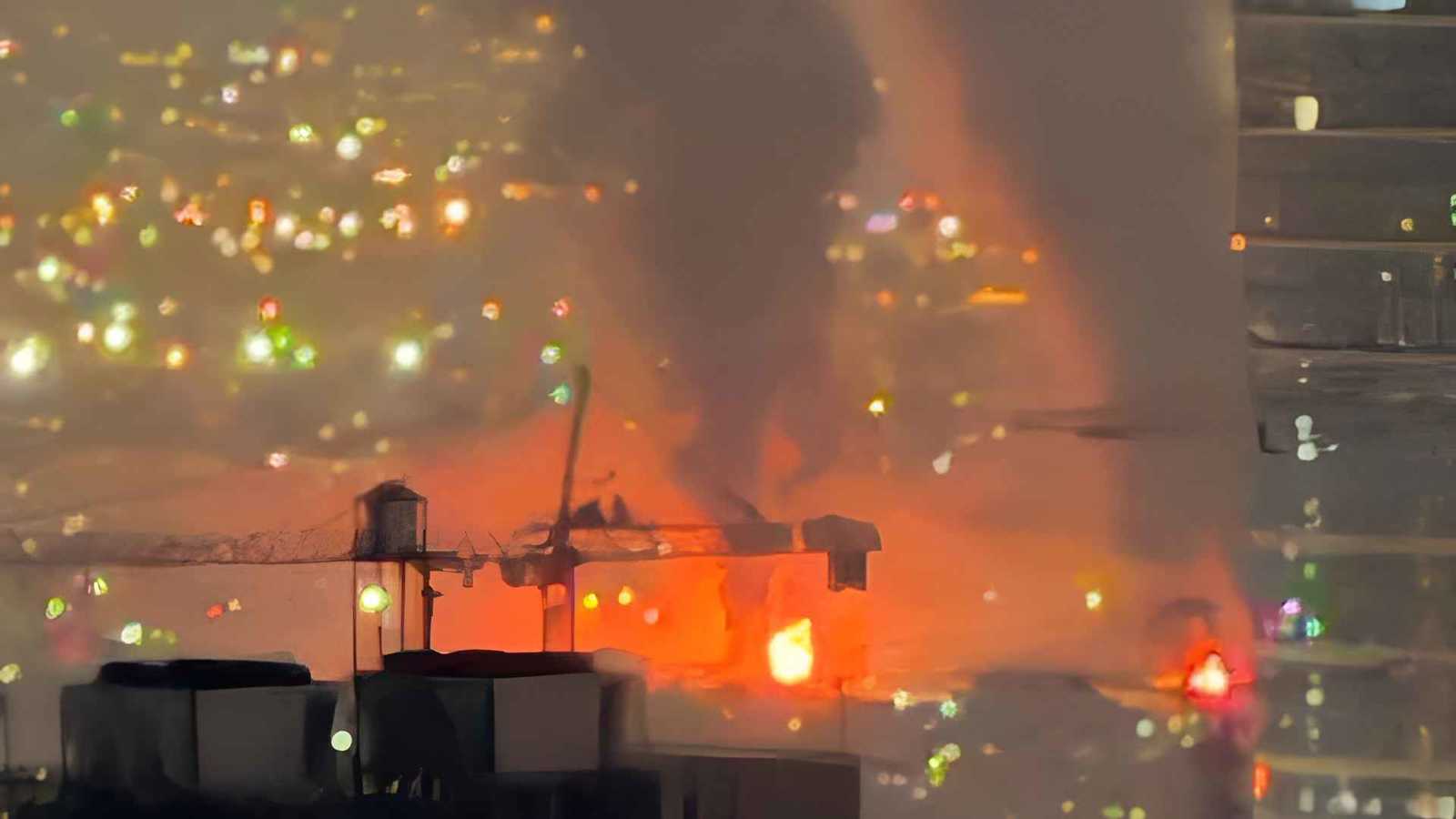 أنباء عن انفجار ضخم بمستودع للمشتقات النفطية في إيران (فيديو)