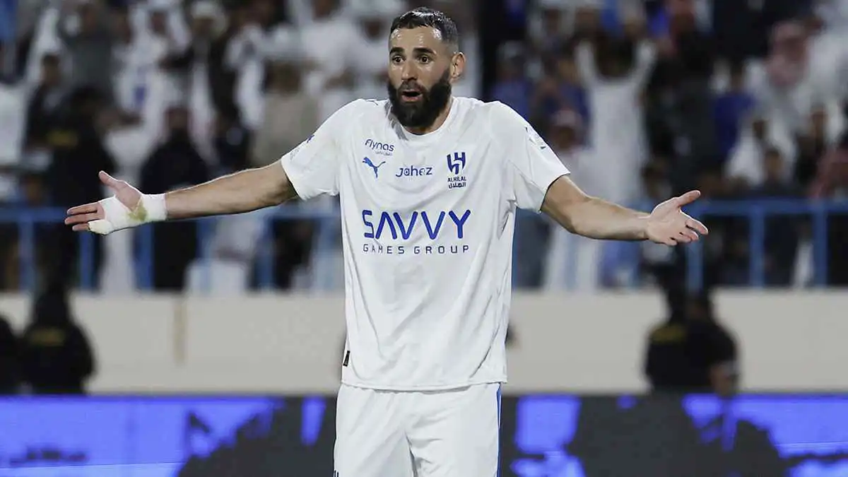رابطة الدوري السعودي تحسم الجدل حول تمويل انتقال بنزيما للهلال