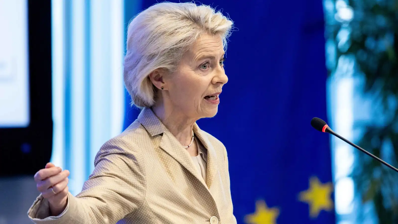 لإرضاء ترامب.. أوروبا تلوح بقطع واردات خط أنابيب "دروغبا" الروسي