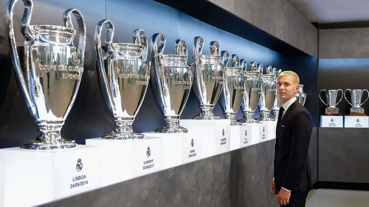 الإعلان عن رقم قميص ماستانتونو مع ريال مدريد