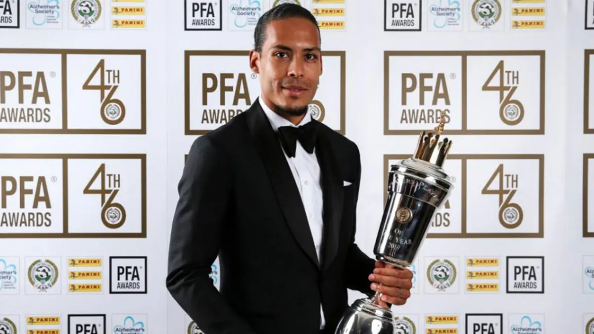 هل استحق فان دايك نجم نادي ليفربول جائزة أفضل لاعب في إنجلترا؟.. الأرقام تجيب