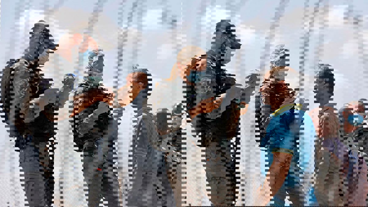 ردا على استهداف عسقلان بصاروخ.. إسرائيل تجمد ألفي تصريح لعمال من غزة