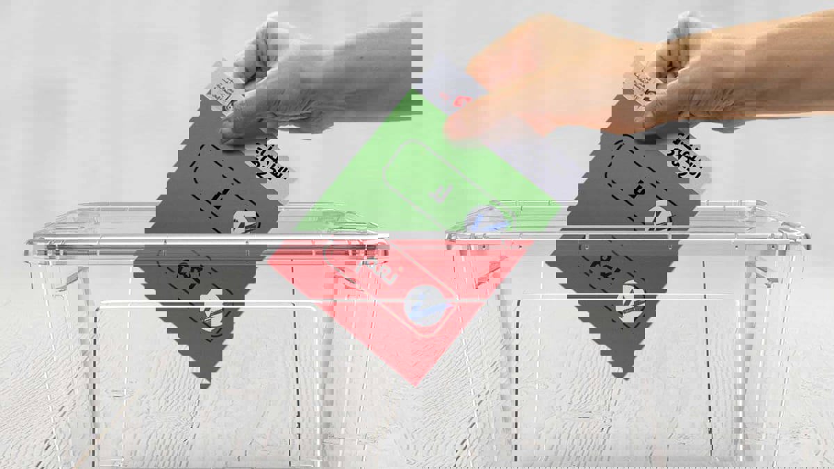 تونس.. معركة الاستفتاء على الدستور تشعل "حرب تموقع" بين الأحزاب