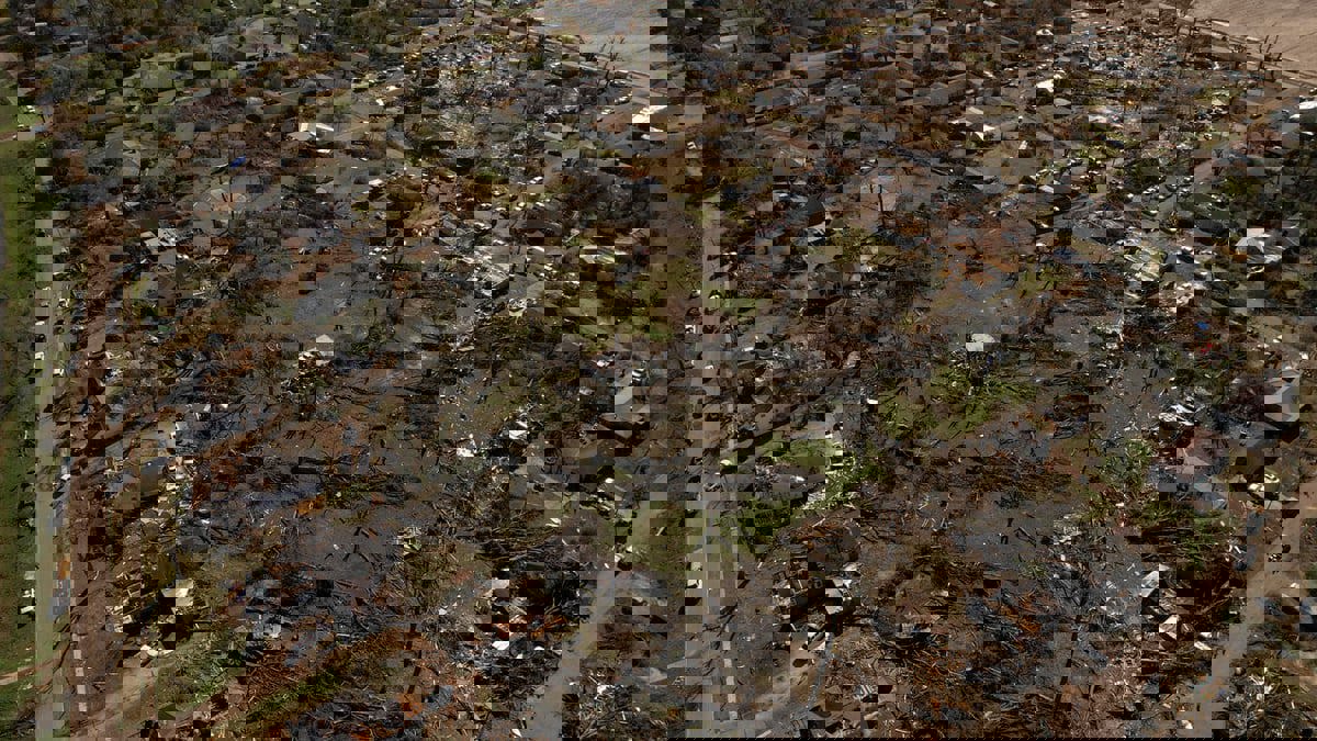 إعصار مميت يعصف بولاية ميسيسيبي الأمريكية
