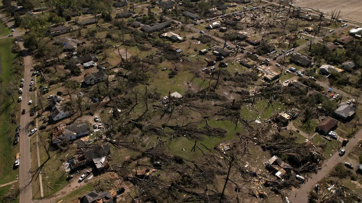 إعصار مميت يعصف بولاية ميسيسيبي الأمريكية
