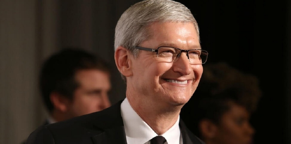 "أبل" تلزم مديرها التنفيذي تيم كوك بالسفر بطائرة خاصة