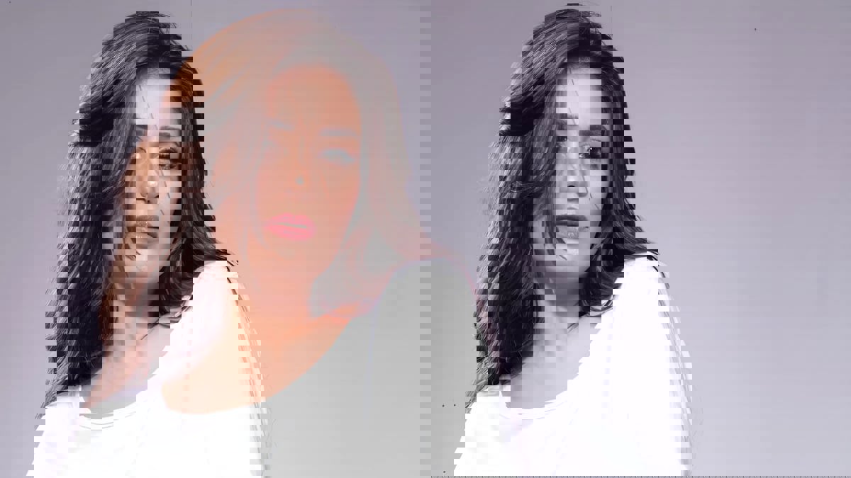 منة فضالي تتحدث لـ"إرم نيوز" عن تحديات الجلوس على كرسي متحرك في "محارب"