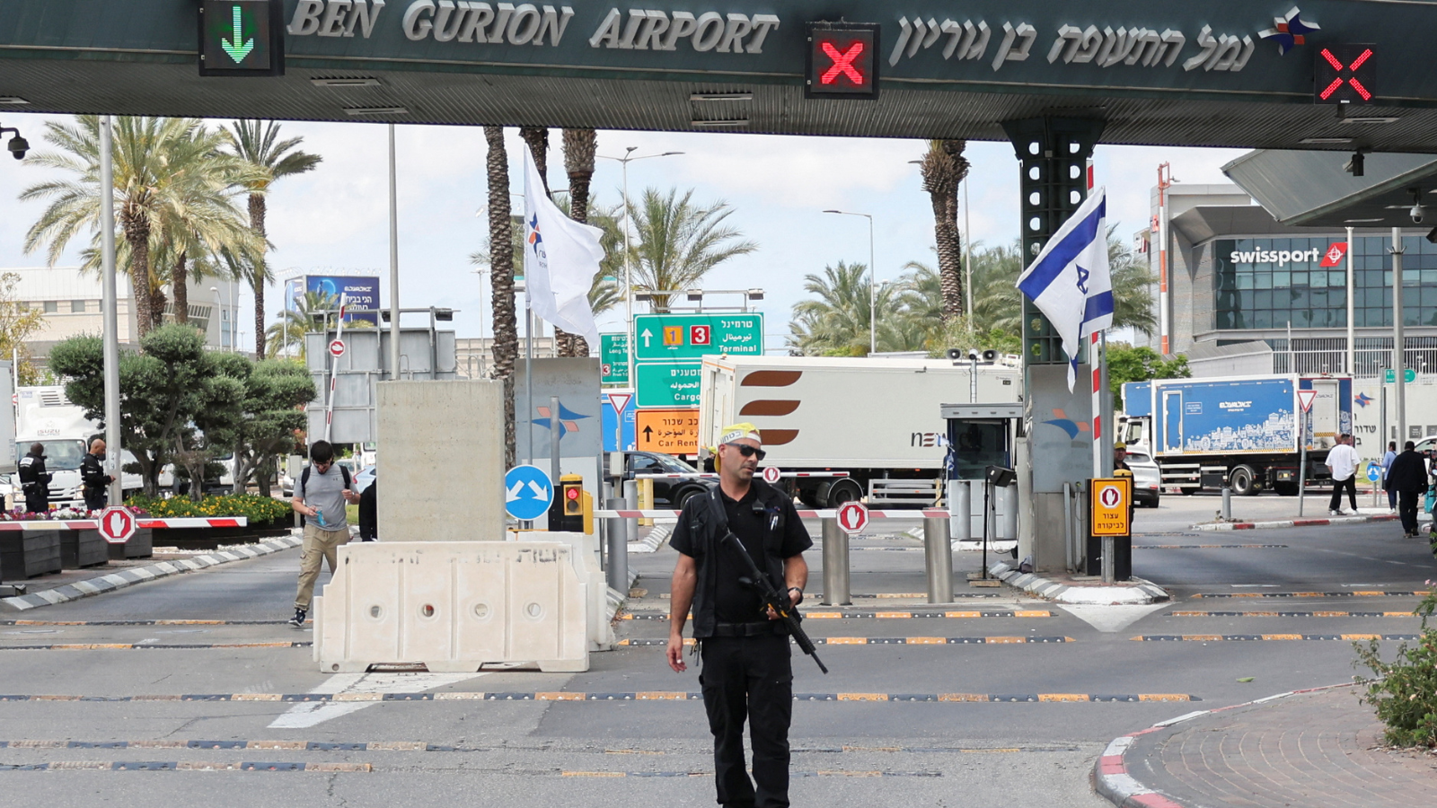 بعد قصف "بن غوريون".. هل تنتقم إسرائيل من إيران؟ (فيديو وصور)