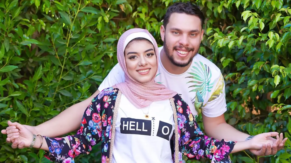 بعد شهر على إعلانهما الطلاق.. أحمد حسن وزينب يؤديان العمرة معا