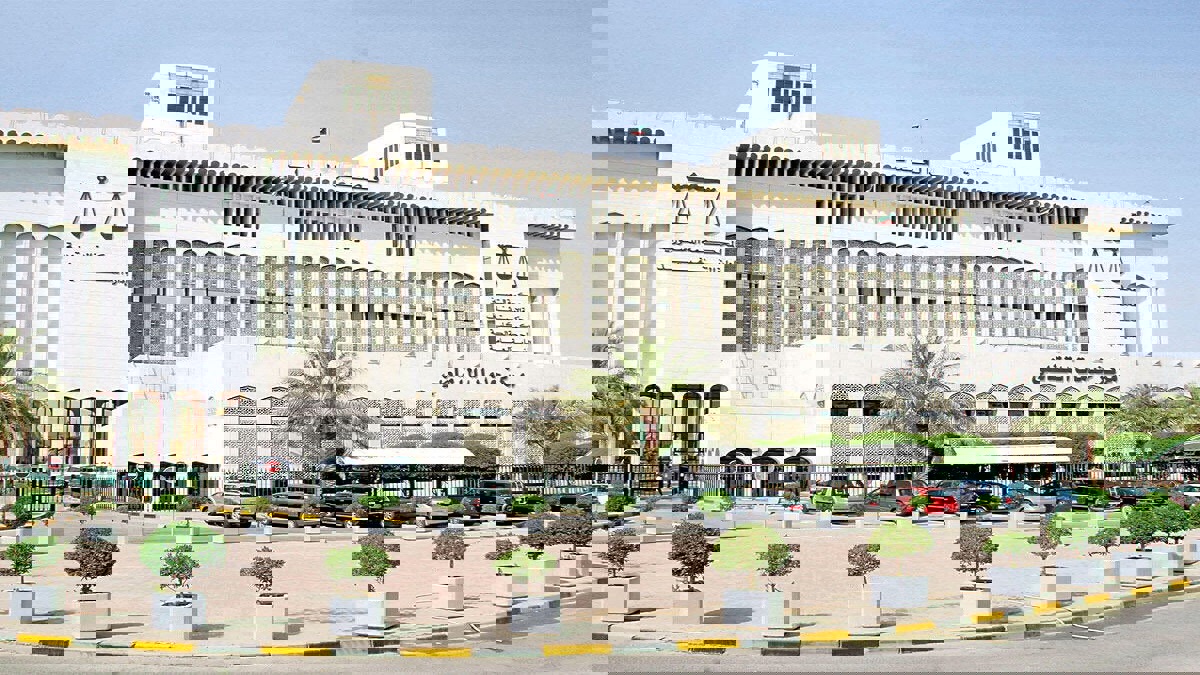 اتهامات "تجارة الإقامات" تطال مسؤولين في الكويت