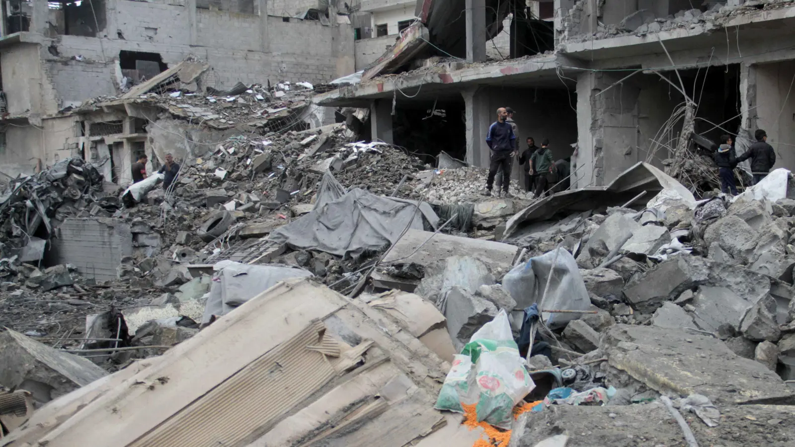 ضغوط على حماس لتسليم ملف "هدنة غزة" للسلطة الفلسطينية