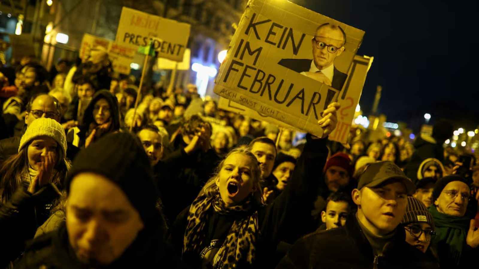 عشرات الآلاف يحتجون في برلين ضد مشروع قانون مناهض للهجرة (صور)