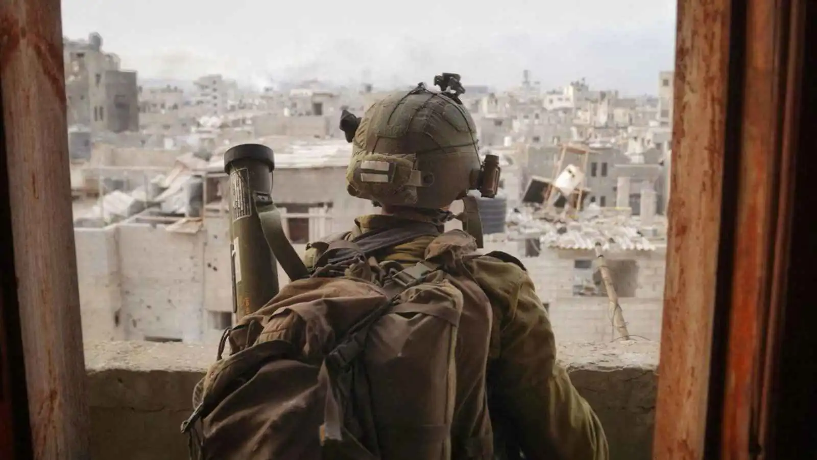 الجيش الإسرائيلي يُدمر منصة صاروخية في غزة (فيديو)