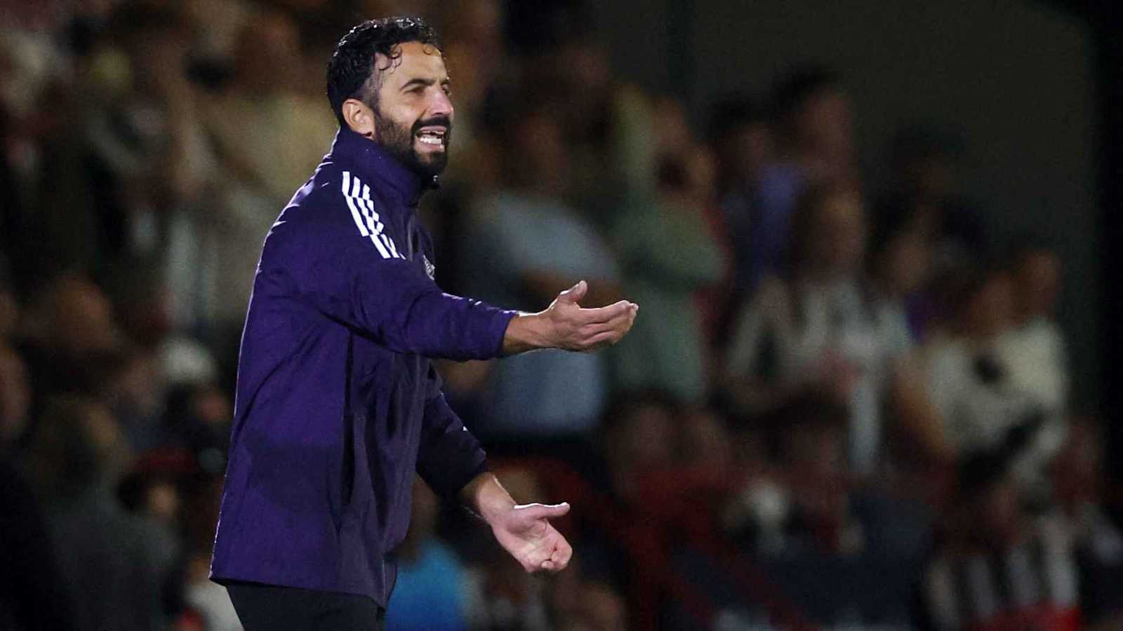 الأصوات كانت مرتفعة.. هل فقد أموريم سيطرته على غرفة ملابس مانشستر يونايتد؟