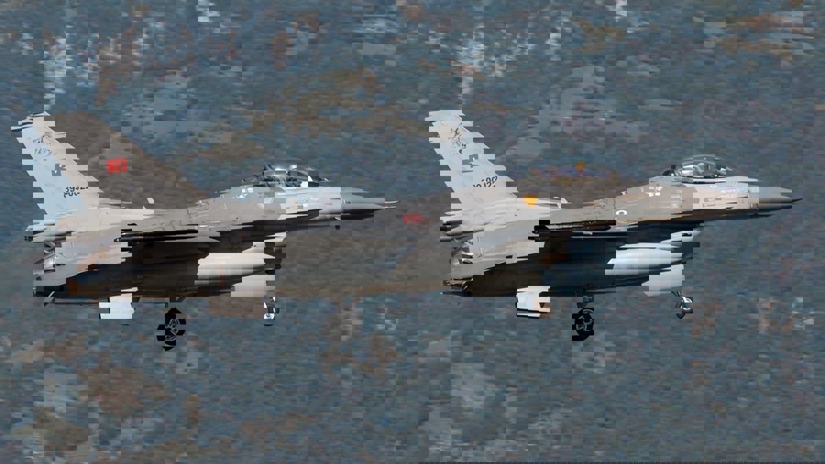 قصف تركي يتسبب بحرائق كبيرة ونزوح جماعي في محافظة دهوك العراقية