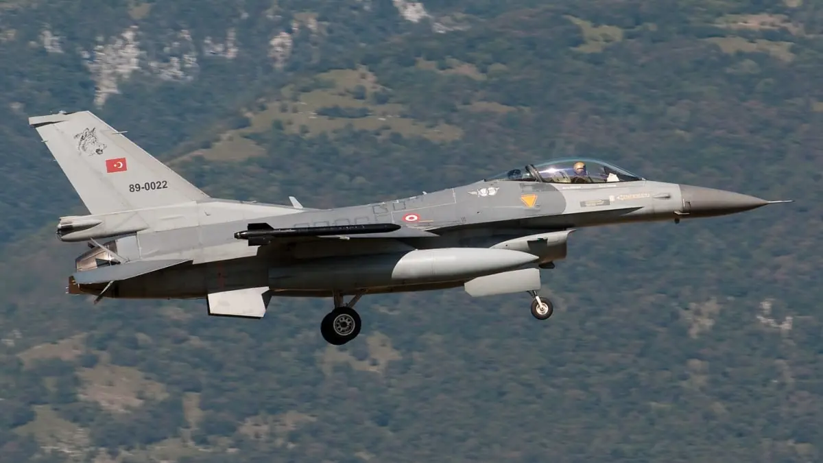 قصف تركي يتسبب بحرائق كبيرة ونزوح جماعي في محافظة دهوك العراقية