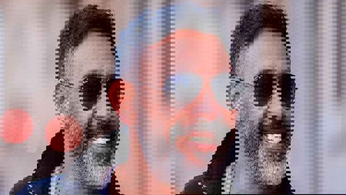 عمرو مصطفى: أنا فنان عالمي ولا أُقارَن بفناني الجيل الحالي (فيديو)