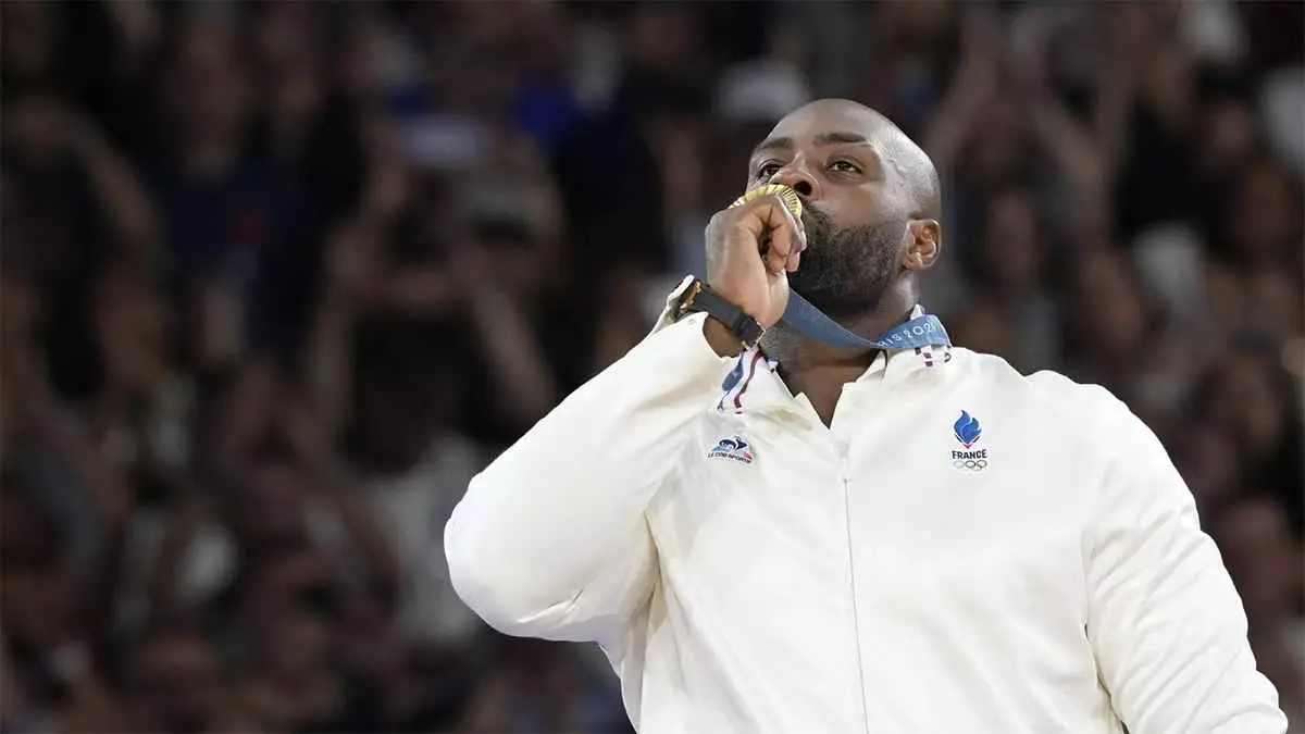 الفرنسي تيدي رينر يحقق رقمًا قياسيًا ويحصد ذهبيته الرابعة بالجودو في الأولمبياد