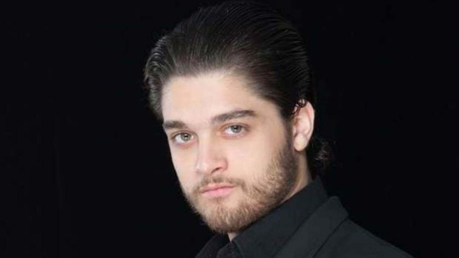 مصر.. نجاة عمر خورشيد من الاحتراق داخل سيارته