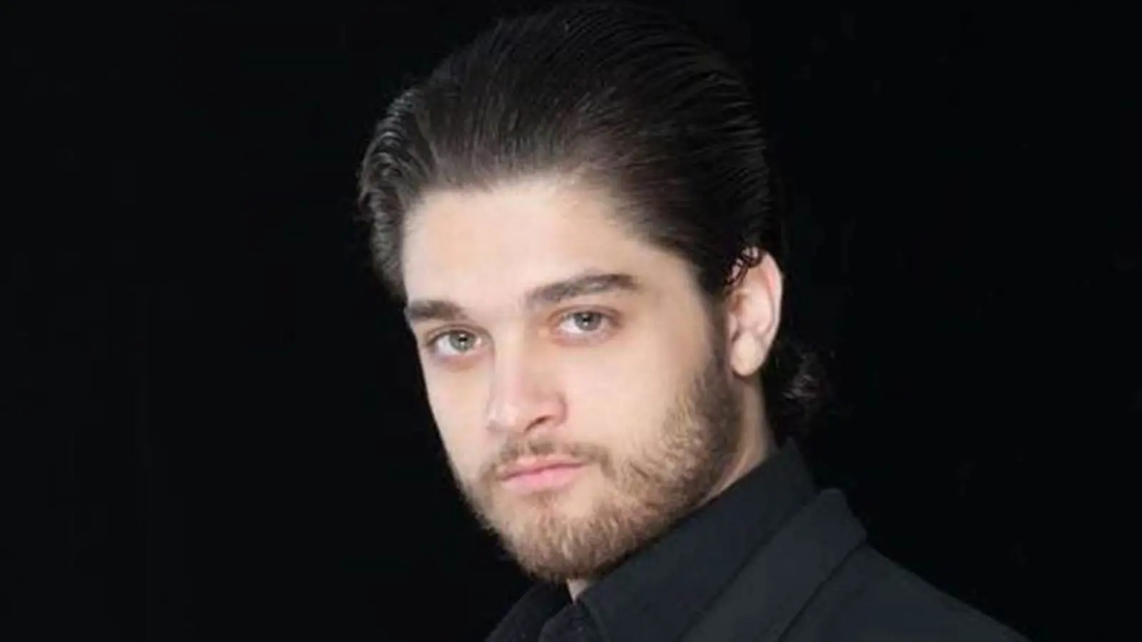 مصر.. نجاة عمر خورشيد من الاحتراق داخل سيارته