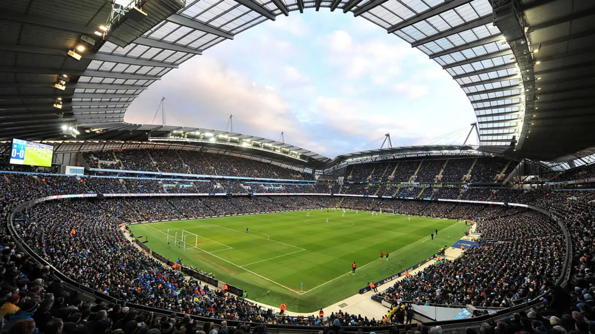 الذكاء الاصطناعي يتخيل ملاعب إنجلترا بعد 100 عام من الآن (فيديو)