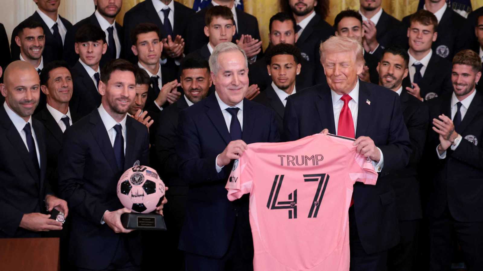 ترامب يفاجئ ميسي بحديث عن الأهلي المصري.. ماذا قال؟ 