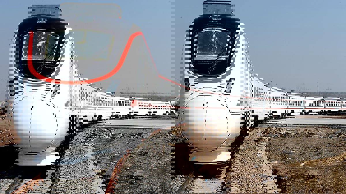 رغم تأكيد طهران.. العراق ينفي توقيع اتفاق للربط السككي مع إيران