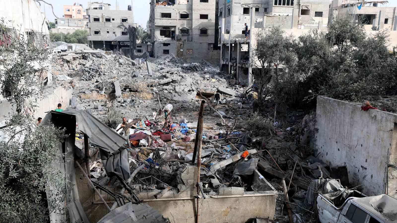 عشرات القتلى والمصابين في غارات إسرائيلية جنوبي قطاع غزة